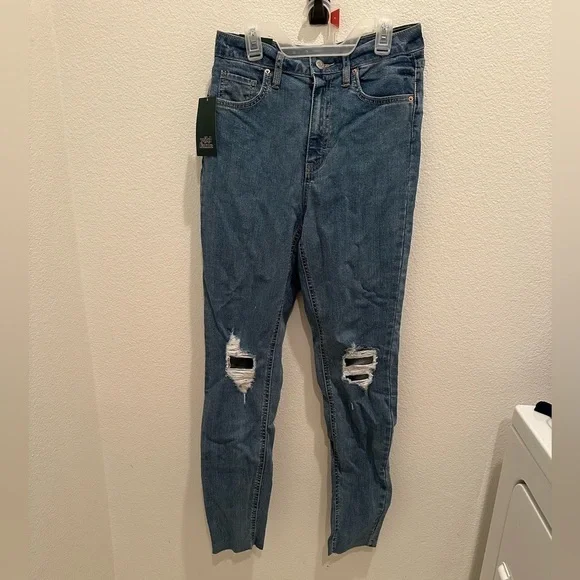 NWT WOMENS SIZE 6 WILD FABLE SUPER HIGH-RISE SKINNY JEANS - Picture 1 of 8